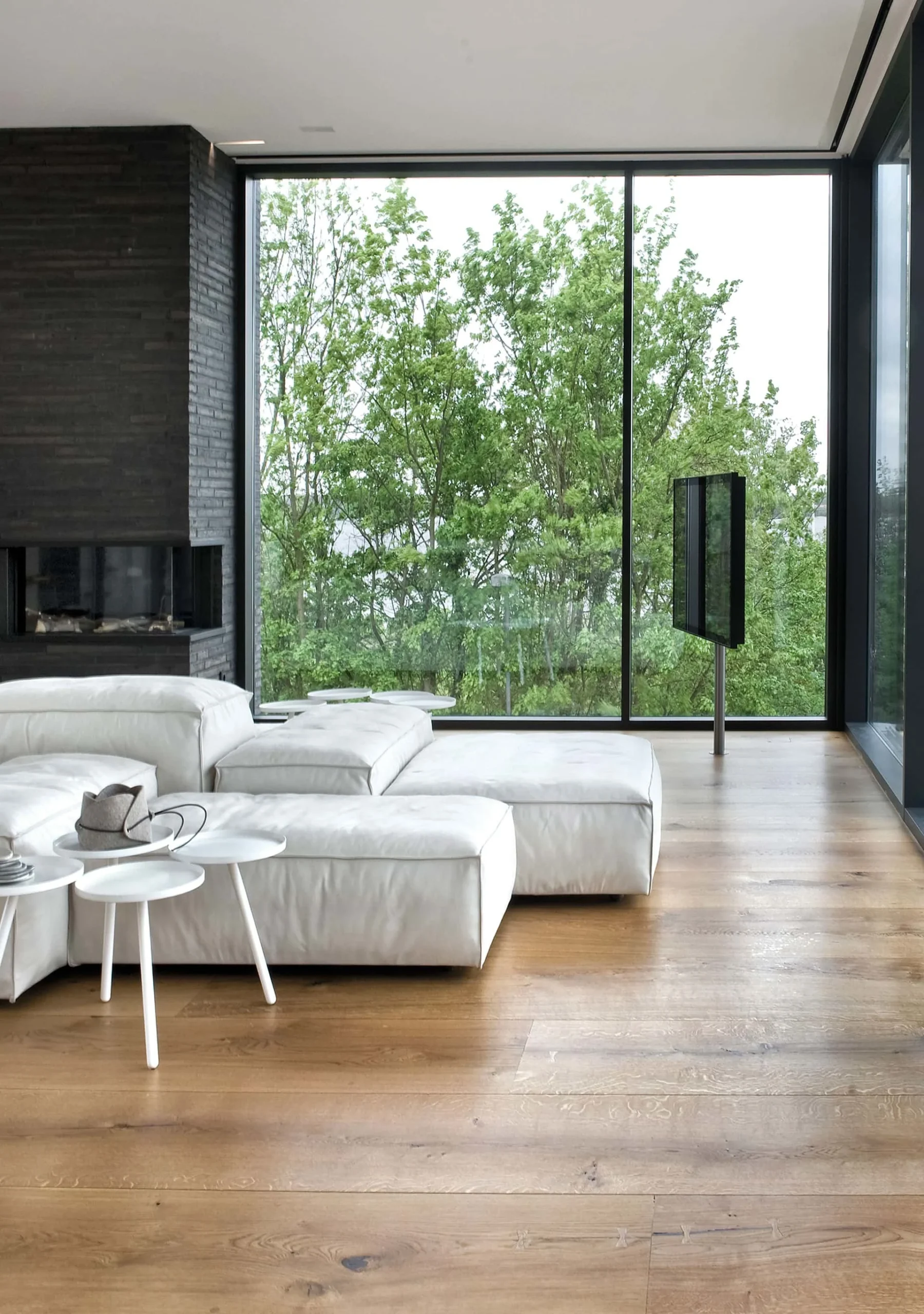 oak-hardwood-floors-heartoak_natural-oil_strib-residence_living-room2_dinesen